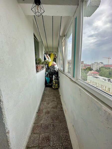 Pantelimon, Soseaua Fundeni, vis a vis de Parcul Florilor