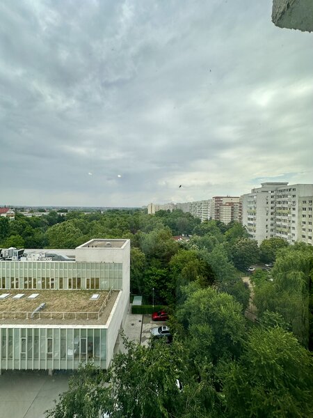 Pantelimon, Soseaua Fundeni, vis a vis de Parcul Florilor